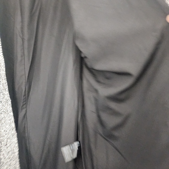 H&M Tweed Shacket size medium - Picture 6 of 6